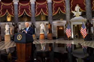 Tổng thống Biden có bài phát biểu nhân kỷ niệm 1 năm ngày xảy ra cuộc bạo loạn tại Đồi Capitol. (Ảnh: Reuters)
