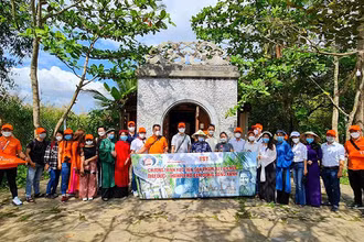 Du khách tham gia tour mới “Thủ Đức - thành phố bên dòng sông xanh” do Sở Du lịch Thành phố Hồ Chí Minh và Công ty TST Tourist tổ chức những ngày đầu năm 2022. (Ảnh:hochiminhcity.gov.vn)