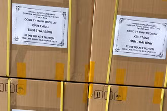 Một số vật tư y tế phục vụ xét nghiệm Covid-19 do Công ty trách nhiệm hữu hạn MEDICON trao tặng cho Sở Y tế tỉnh Thái Bình.