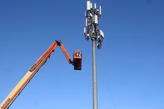 Verizon lắp đặt thiết bị 5G ở Utah. (Ảnh: Reuters)