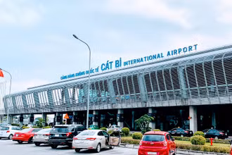 Hành khách nhập cảnh vào Việt Nam qua Cảng hàng không quốc tế Cát Bi phải được kiểm soát dịch bệnh nghiêm ngặt.