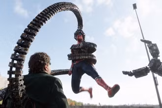 Cảnh trong phim “Spider-Man: No Way Home”. (Ảnh: Variety)