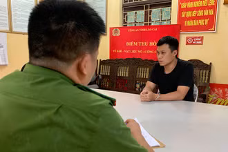 Đối tượng Nguyễn Minh Tuân tại cơ quan công an.
