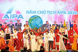Sắc màu ASEAN hội tụ tại chương trình “AIPA - Niềm tin sáng chói”.