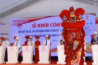 Toàn cảnh lễ khởi công công trình chào mừng Đại hội Đảng bộ tỉnh Yên Bái.