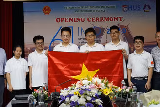 Các thành viên của Đội tuyển quốc gia Việt Nam dự thi Olympic Toán học 2020