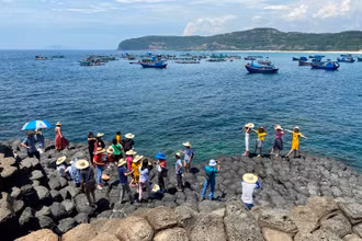 Di tích thắng cảnh quốc gia Gành Đá Đĩa, xã An Ninh Đông, huyện Tuy An, Phú Yên.