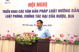 Thứ trưởng Y tế Đỗ Xuân Tuyên phát biểu tại hội nghị.