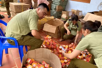 Lực lượng QLTT Hà Giang kiểm tra, thu giữ sản phẩn mỹ phẩm không có hóa đơn chứng từ tại huyện Bắc Quang.
