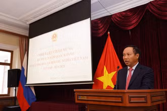 Đại sứ Ngô Đức Mạnh phát biểu tại buổi lễ.