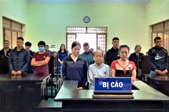 Các bị cáo tại phiên tòa.