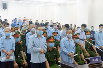 Trong quá trình xét hỏi, các bị cáo trong vụ án giết người, chống người thi hành công vụ đều thừa nhận hành vi phạm tội.