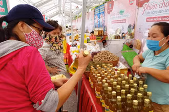 Nhiều đặc sản vùng miền được giới thiệu tại Tuần nông sản an toàn thực phẩm năm 2020.
