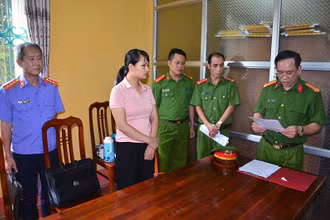 Cơ quan Cảnh sát điều tra Công an tỉnh Tuyên Quang công bố các quyết định tố tụng.