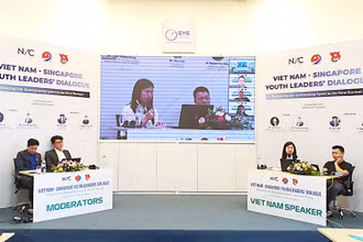 Toàn cảnh chương trình tại đầu cầu Hà Nội.