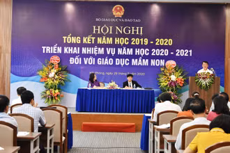 Các đại biểu thảo luận tại hội nghị. 