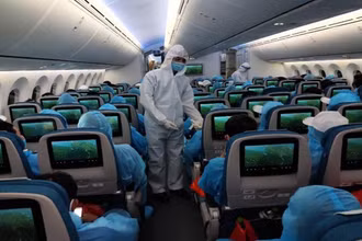 Không lo ngại bùng phát số ca nhiễm mới khi mở lại đường bay quốc tế