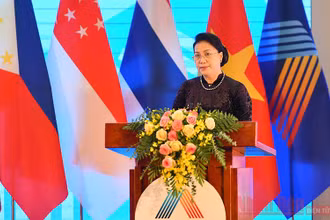 Chủ tịch Quốc hội Nguyễn Thị Kim Ngân, Chủ tịch AIPA 41. Ảnh: DUY LINH