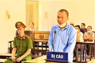 Bị cáo Phạm Văn Tốt tại phiên tòa. 