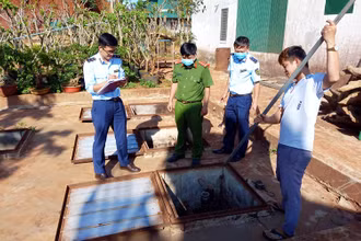 Đoàn công tác liên ngành của tỉnh Đắk Nông kiểm tra thực tế tại cửa hàng xăng dầu tạm dừng hoạt động trên địa bàn.