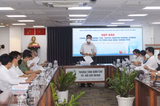 Toàn cảnh buổi họp báo.