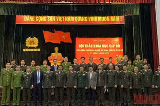 Các đại biểu tham dự hội thảo.