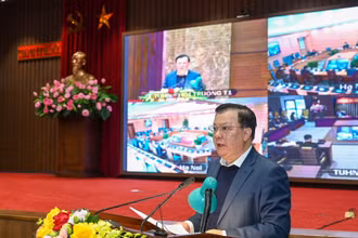 Đồng chí Đinh Tiến Dũng, Ủy viên Bộ Chính trị, Bí thư Thành ủy Hà Nội phát biểu kết luận hội nghị. (Ảnh Duy Linh)