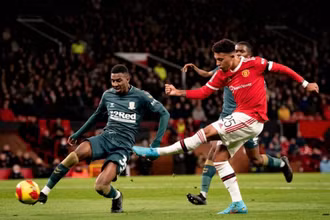 Jadon Sancho ghi bàn mở tỷ số ở phút 25. (Ảnh: Getty)