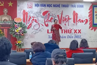 Ngày thơ Việt Nam tại Thái Bình được tổ chức trang trọng, ấm cúng tại Thư viện tỉnh.
