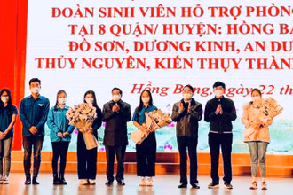 Lãnh đạo Sở Y tế Hải Phòng gặp mặt đại diện sinh viên các trường tham gia hỗ trợ phòng, chống dịch tại các Trạm Y tế phường.