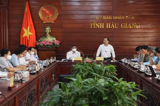 Thứ trưởng Giao thông vận tải Nguyễn Duy Lâm phát biểu ý kiến tại buổi làm việc.