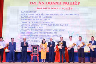 Lãnh đạo tỉnh Long An tri ân các doanh nghiệp, các tổ chức, cá nhân hỗ trợ, góp sức cùng tỉnh vượt qua đại dịch Covid-19.