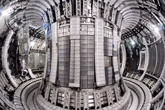 JET của EUROfusion là lò phản ứng tokamak lớn nhất và mạnh nhất trên thế giới. (Ảnh: CEA-IRFM)