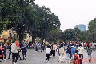 Hà Nội đón lượng khách du xuân lớn trong Tết Nhâm Dần 2022 (Ảnh: T.LINH)