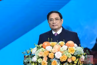 Thủ tướng Phạm Minh Chính phát biểu ý kiến tại Chương trình kỷ niệm Ngày Thầy thuốc Việt Nam 27/2/2022. (Ảnh: Trần Hải)