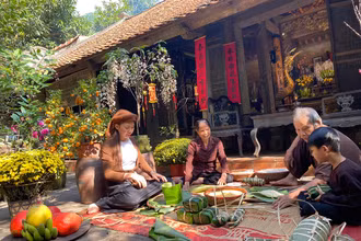 Làng cổ Đường Lâm là một trong những địa chỉ nhiều người du xuân trong dịp Tết Nhâm Dần.