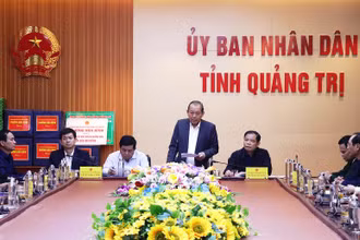 Phó Thủ tướng Thường trực Chính phủ Trương Hòa Bình cùng đoàn công tác làm việc với lãnh đạo tỉnh Quảng Trị.