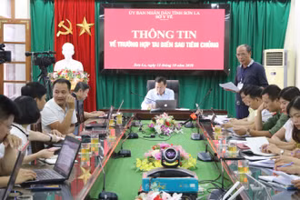 Buổi họp thông tin việc liên quan đến cháu bé bị tử vong sau tiêm chủng.