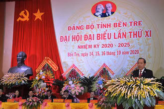 Đồng chí Trương Hòa Bình, Ủy viên Bộ Chính trị, Phó Thủ tướng Thường trực Chính phủ phát biểu chỉ đạo tại Đại hội.