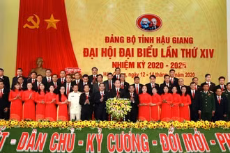 Ra mắt Ban Chấp hành Đảng bộ tỉnh Hậu Giang khóa 14 nhiệm kỳ 2020 - 2025. 