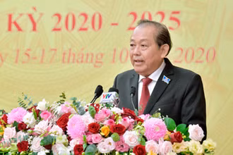 Đồng chí Trương Hòa Bình, Ủy viên Bộ Chính trị, Phó Thủ tướng Thường trực Chính phủ phát biểu chỉ đạo Đại hội. 