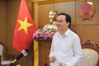 Bộ trưởng GD-ĐT Phùng Xuân Nhạ