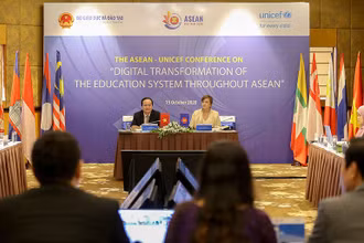 Các Bộ trưởng Giáo dục ASEAN đã thông qua Tuyên bố chung, khẳng định tầm quan trọng của các nỗ lực nhằm xóa mù công nghệ.