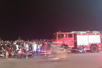 Lực lượng chức năng tìm thấy thi thể hai thanh niên đuối nước ở biển Quy Nhơn.