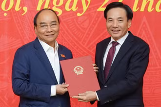 Thủ tướng Nguyễn Xuân Phúc trao quyết định bổ nhiệm Phó Chủ nhiệm Văn phòng Chính phủ