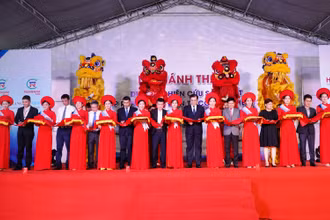 Cắt băng khánh thành Dự án sản xuất thiết bị điện tử công nghệ cao đầu tiên ở Đà Nẵng