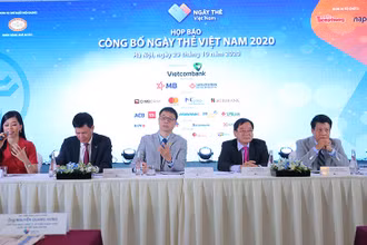 Ban Tổ chức trả lời họp báo.