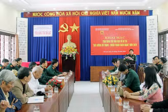 Quang cảnh buổi khai mạc.