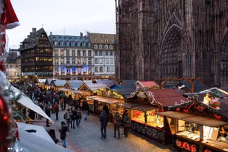 Chợ Noel ở Strasbourg (Pháp), nổi tiếng và lớn nhất châu Âu, đã bị hủy do dịch Covid-19. (Ảnh: Le Parisien)