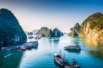 Vịnh Hạ Long là một trong những điểm đến được du khách quốc tế yêu thích (Ảnh: CNTraveler)